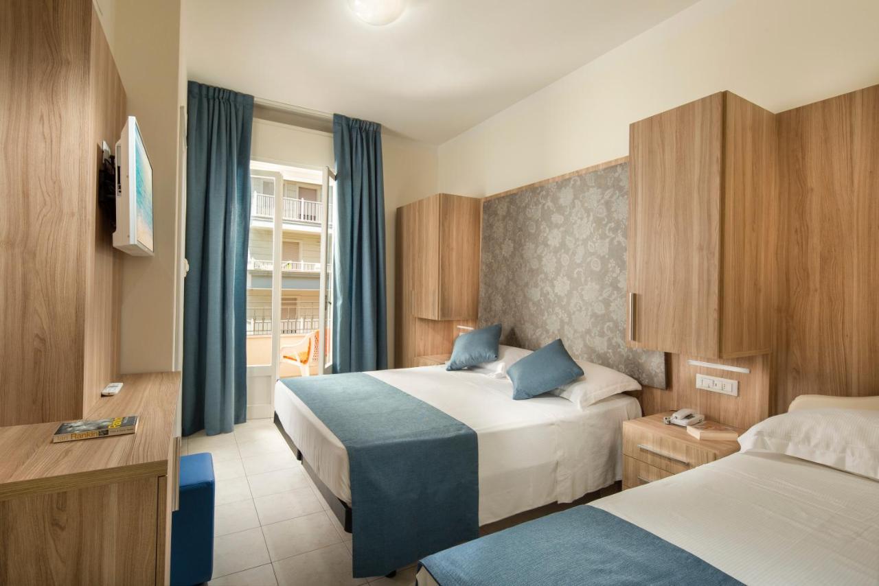 Hotel Cannes - in pieno centro Riccione Esterno foto