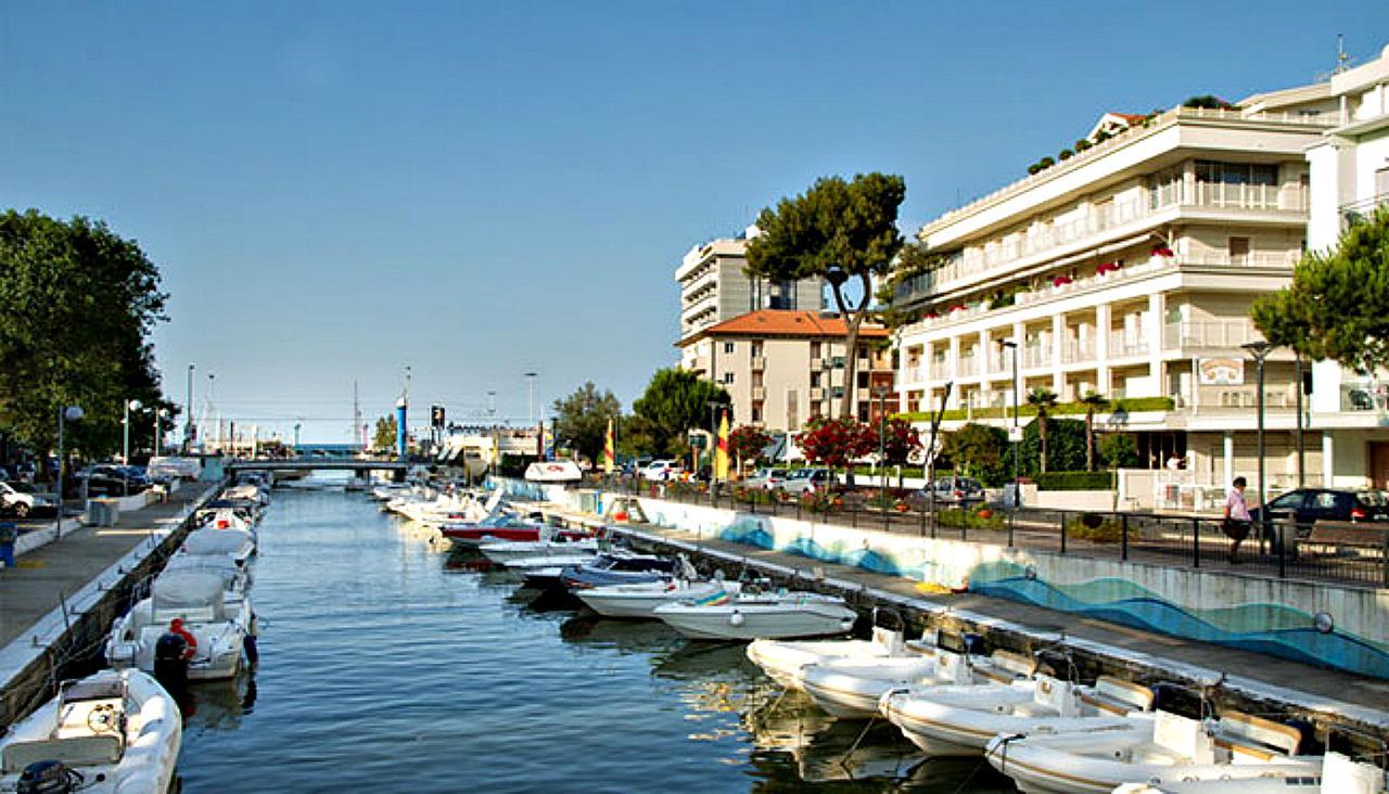Hotel Cannes - in pieno centro Riccione Esterno foto