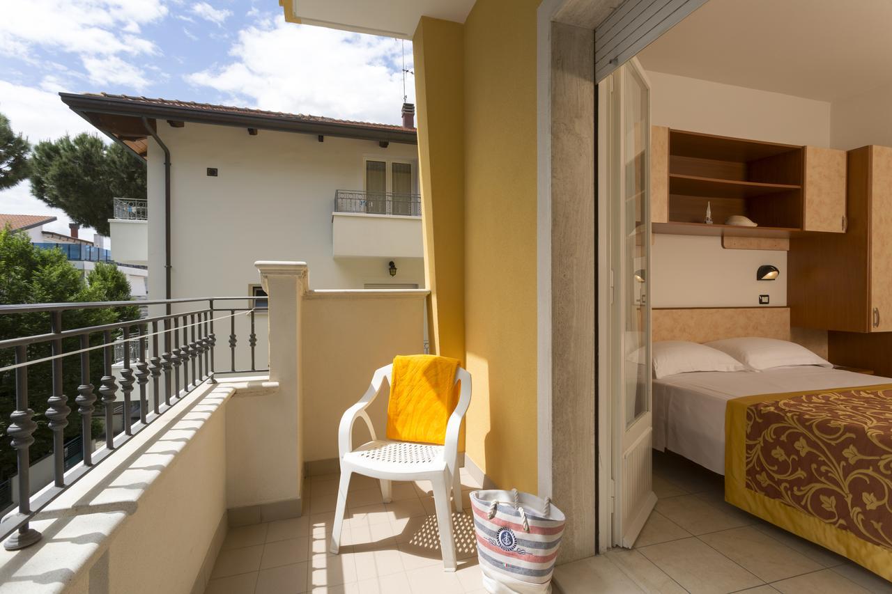 Hotel Cannes - in pieno centro Riccione Esterno foto